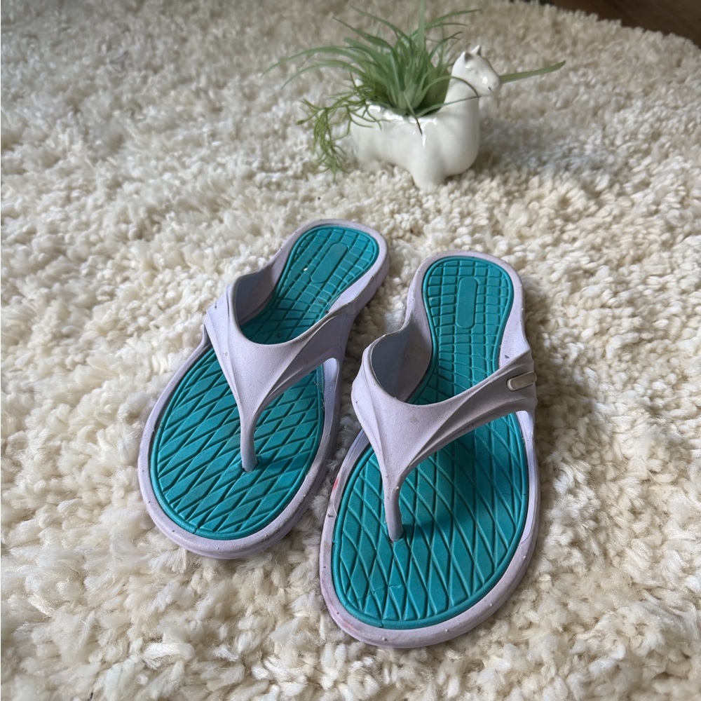 Teal Footbed nonslip beach swim summer sandal Flip Flops with Lavender Straps